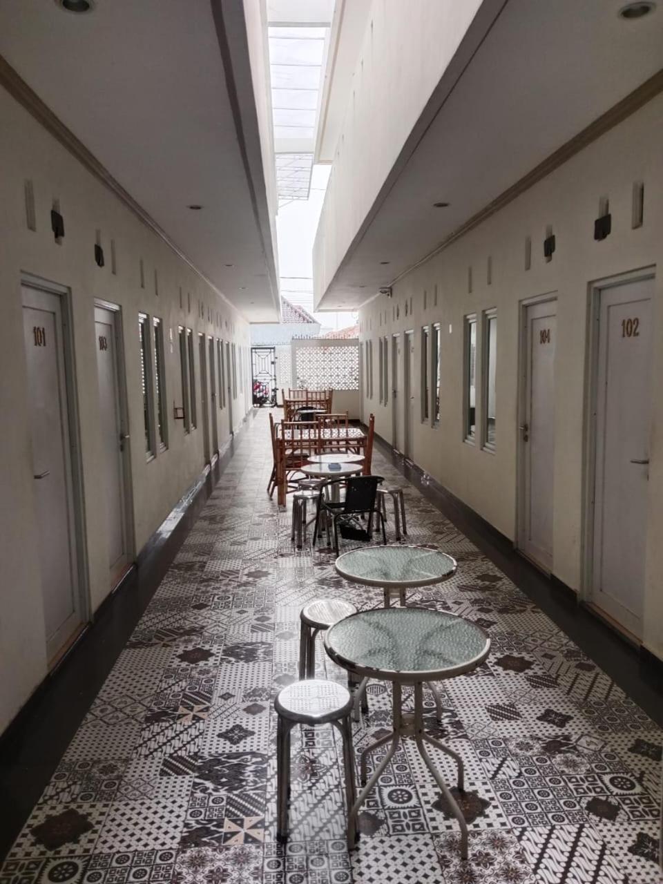 Macan Kumbang Residence Palembang Exteriör bild